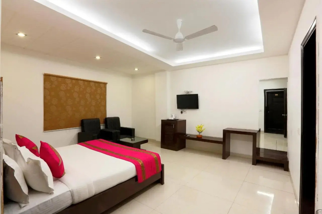 Hotel Anand Lok Inn at Delhi Airport By Arch Group