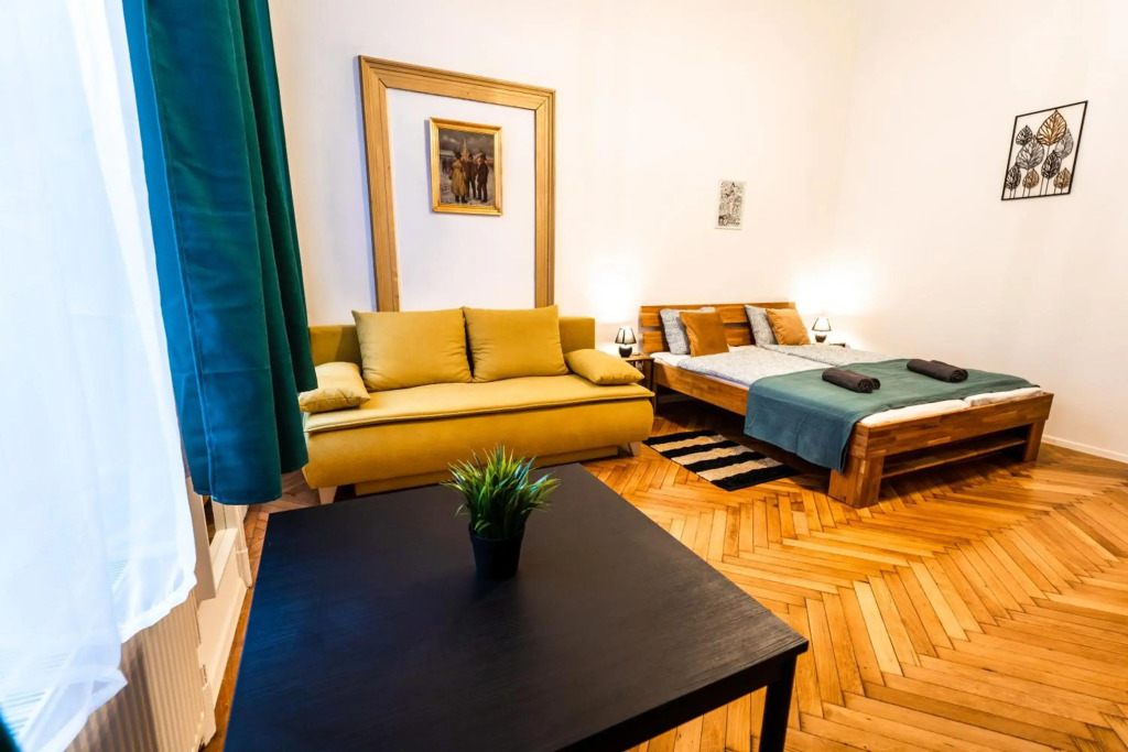 Palace Quarter Suite