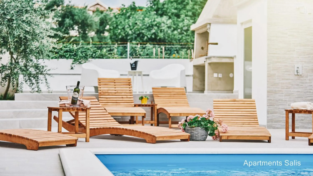 Salis Apartments