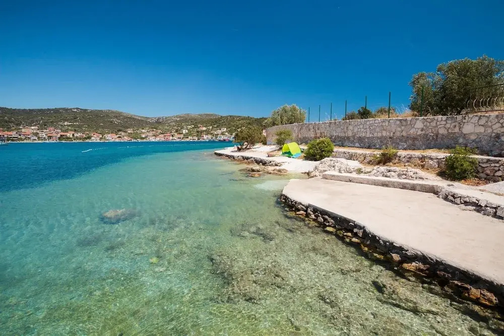 3 - Modern Apartment With Garden, 80m From Beach