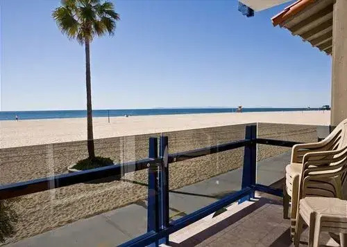 W Ocean Front A 68136 by RedAwning
