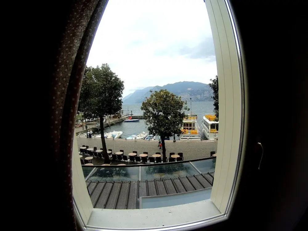 The charmant apartment with lake view