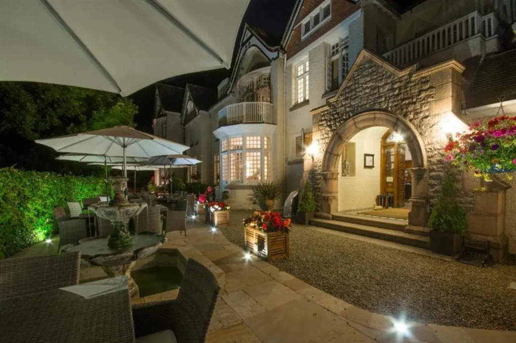 Chateau La Chaire Hotel