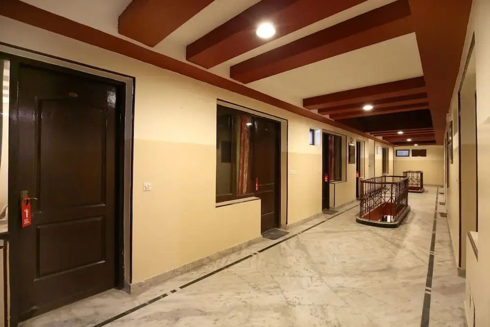 OYO 6366 Grand Regal Hotel