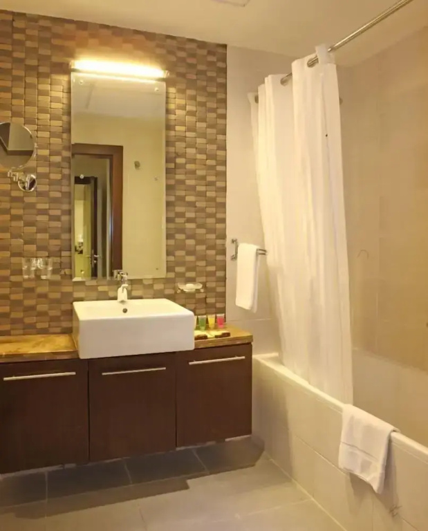 First Royal Hotel Apartment
