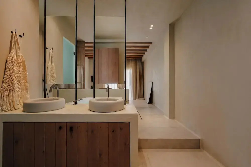 Tesoro Elegant escapes- suites