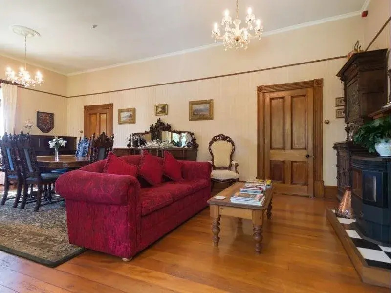 Sussex House Bed & Breakfast