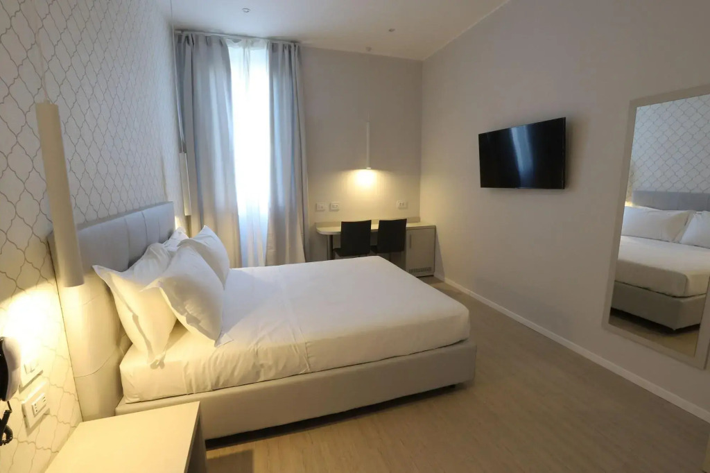 Cadorna Luxury Hotel