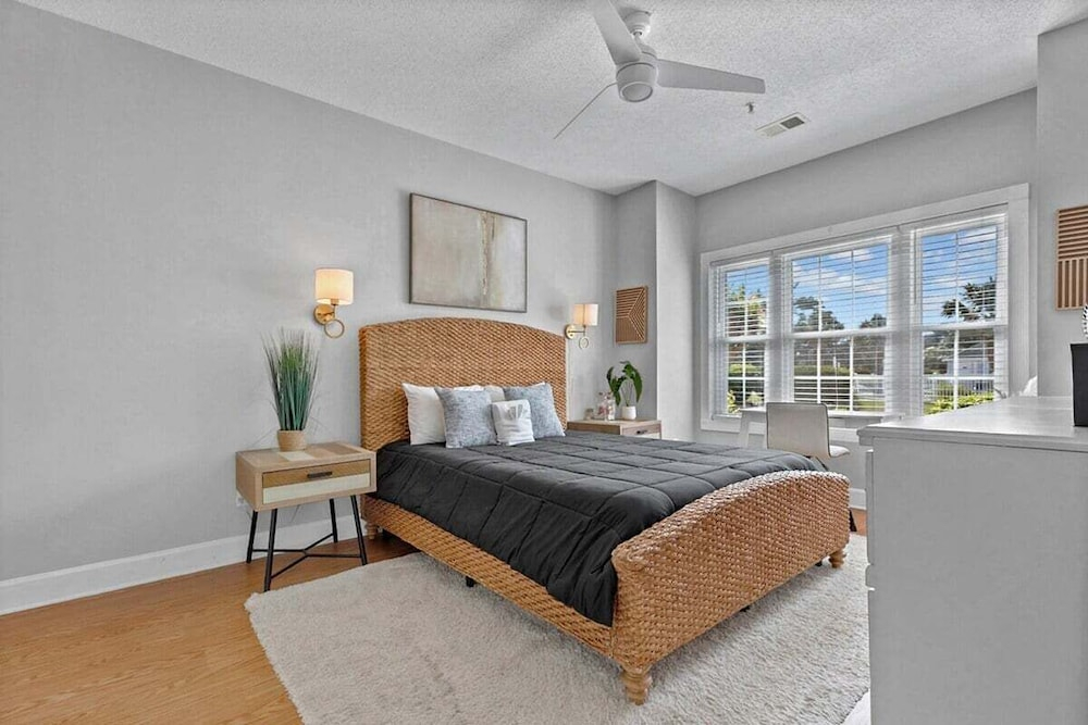 Magnolia North 4827-104