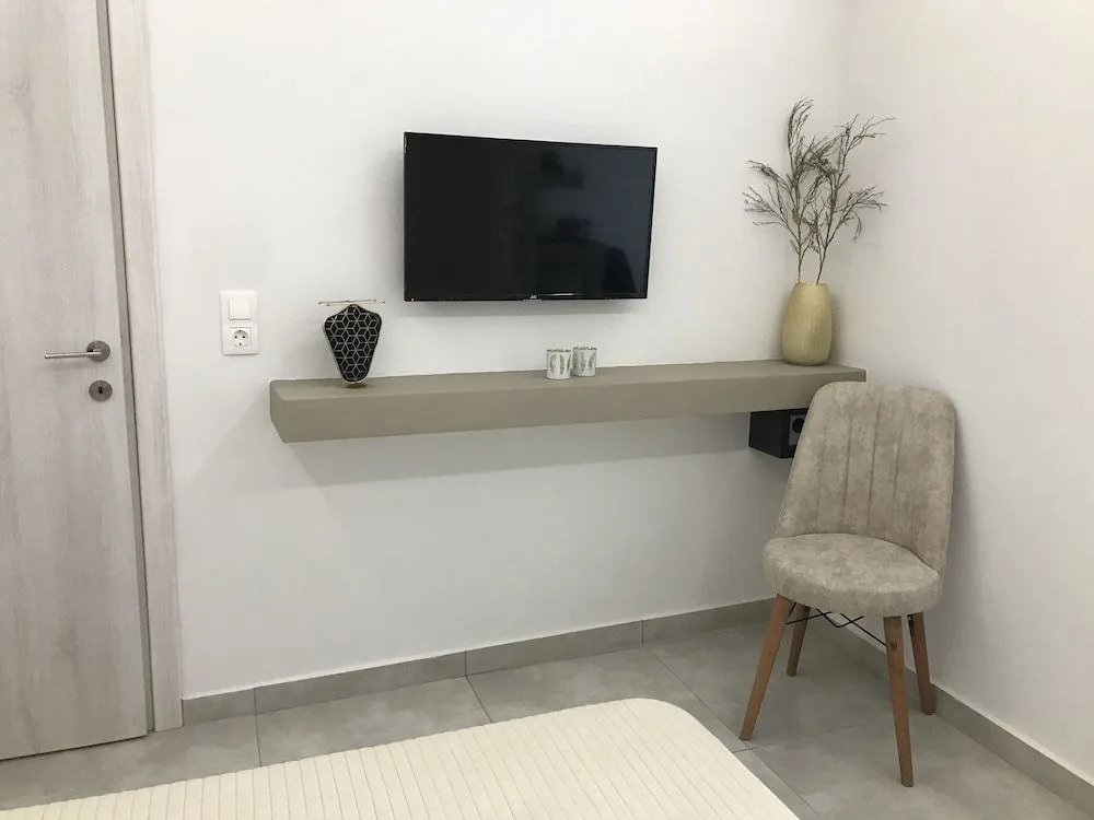 Sea View Apts & Suites by Pachiplex