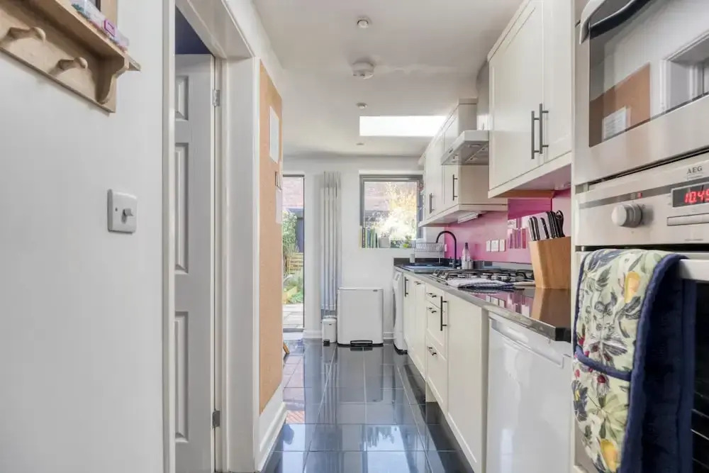 Stylish 2BD with Private Garden & Sauna