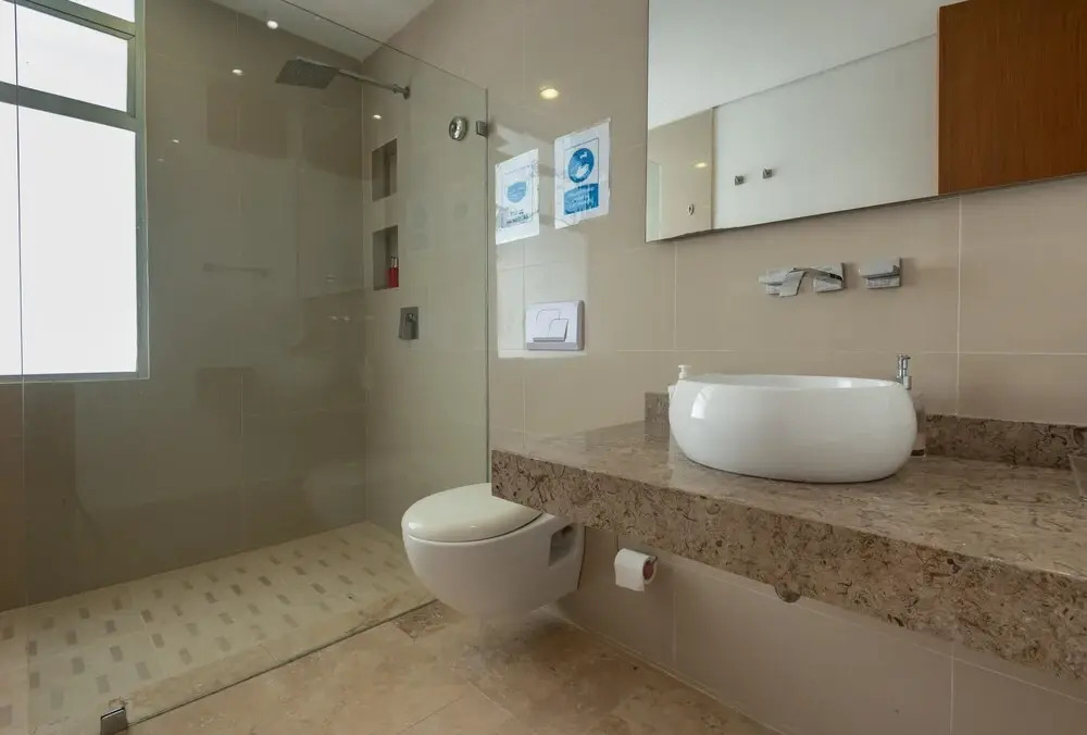Centric 4 BR w Spacious Rooms Centro Amurallado by Huespedia