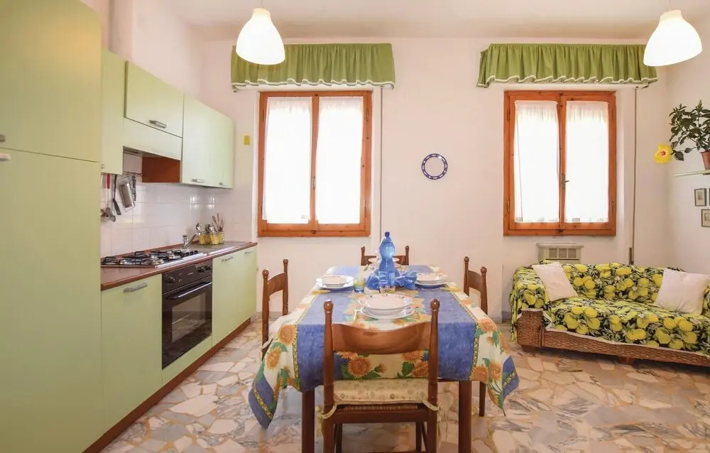 Awesome Apartment in Lido di Camaiore With 2 Bedrooms