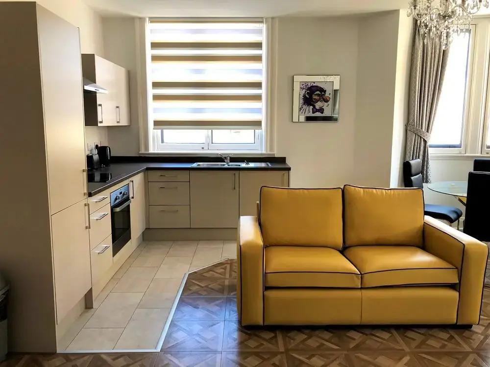 1 Temple Court