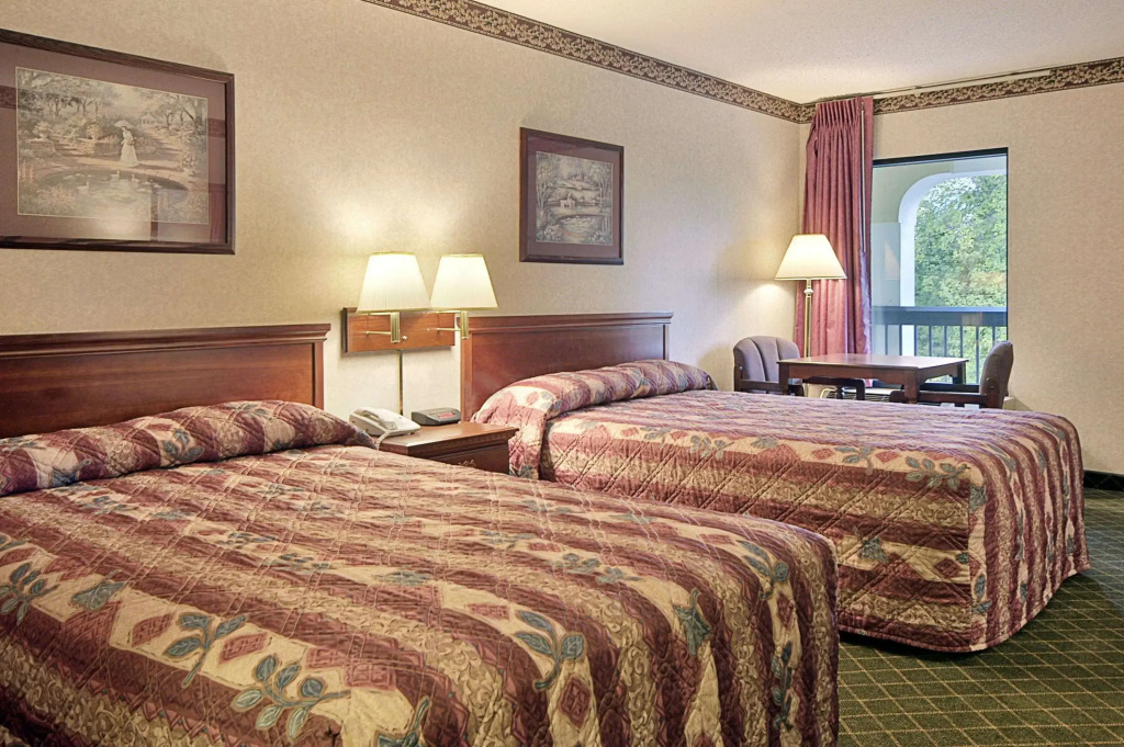 Super 8 by Wyndham Ruther Glen Kings Dominion Area
