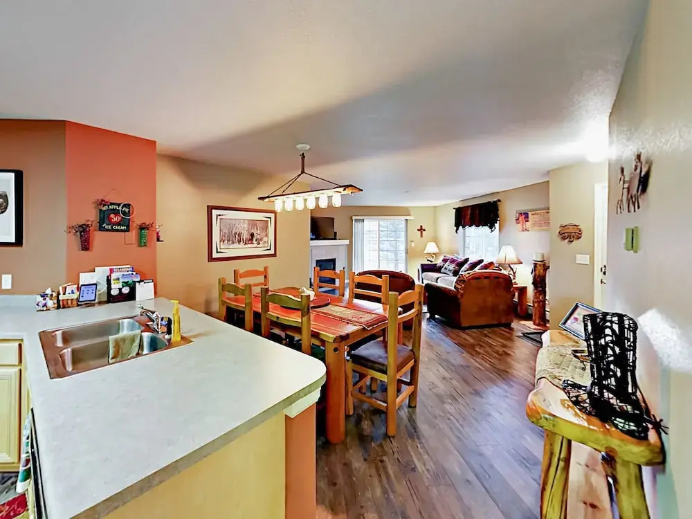 1395 Morgan Ct Condo Unit 702