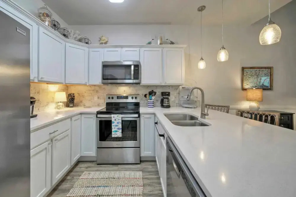 2 Blocks to the Beach, Patio, Resort Pool w/ Slide Tranquil Tides by Avantstay