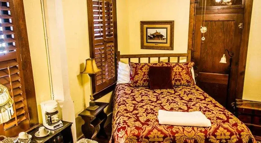 Nutt House Hotel