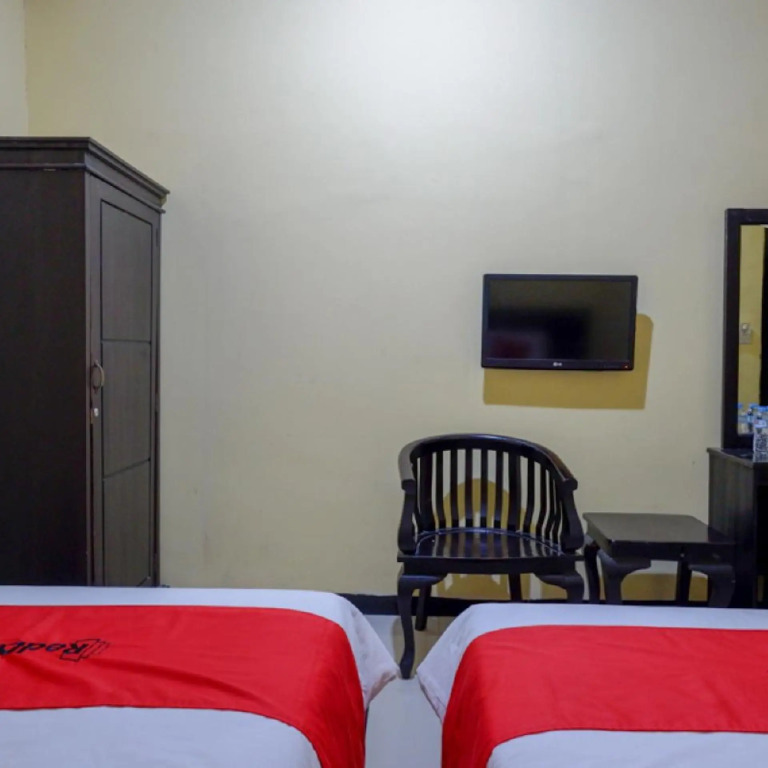 RedDoorz near Citraland Waterpark Kendari