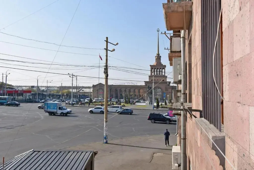 Apartment near Sasundci Davit Metro Station