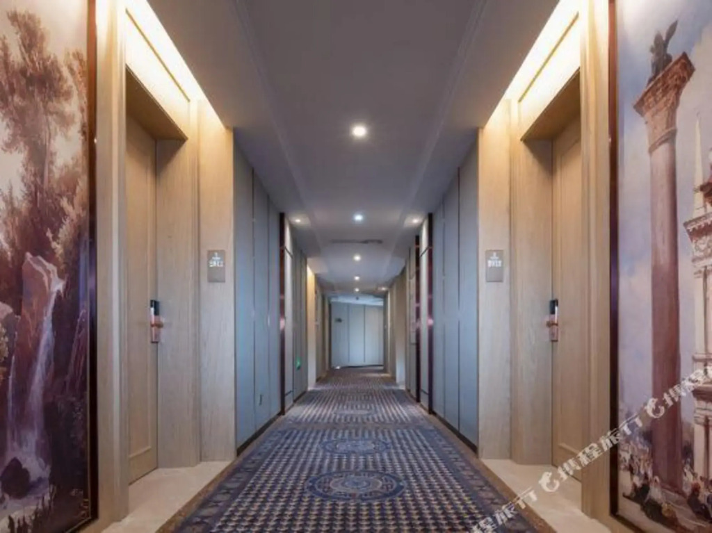 Vienna International Hotel (Chengdu Happy Valley, Dongzikou Metro Station)
