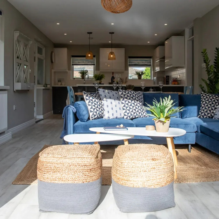 Bosham 3 BR Beach House With Garden Playhouse