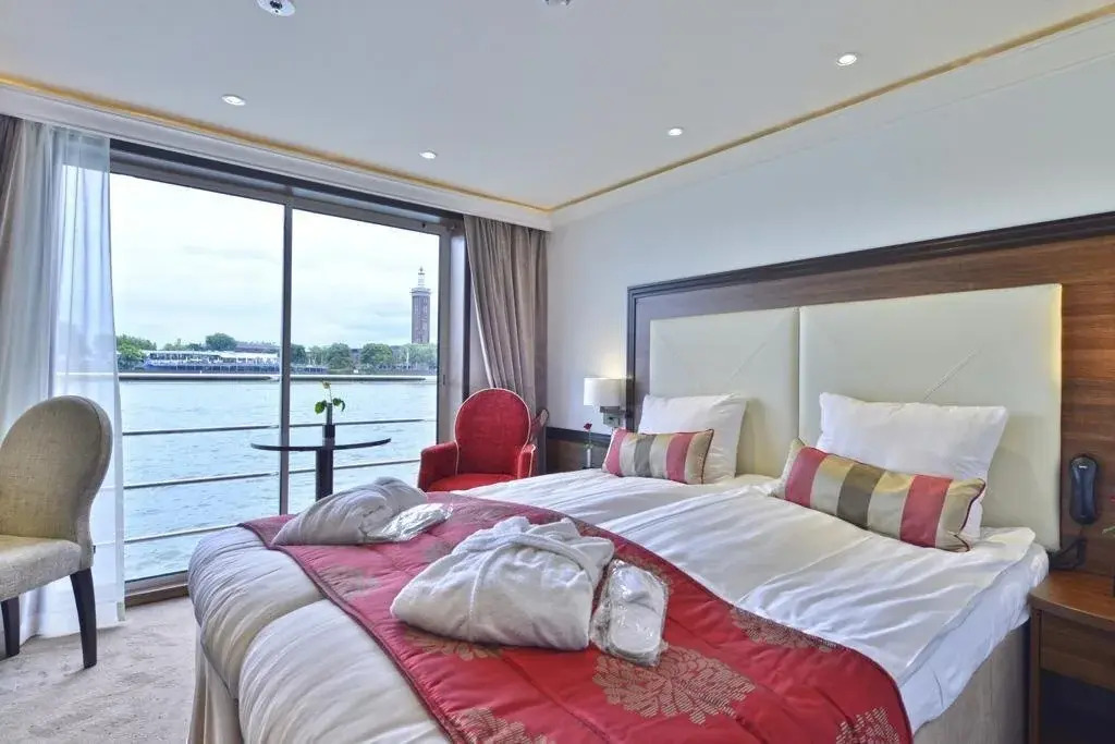 Fair Cruise Fisrt Class Hotelship Dusseldorf