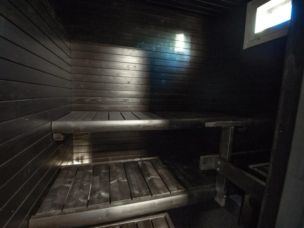 Black Hotel