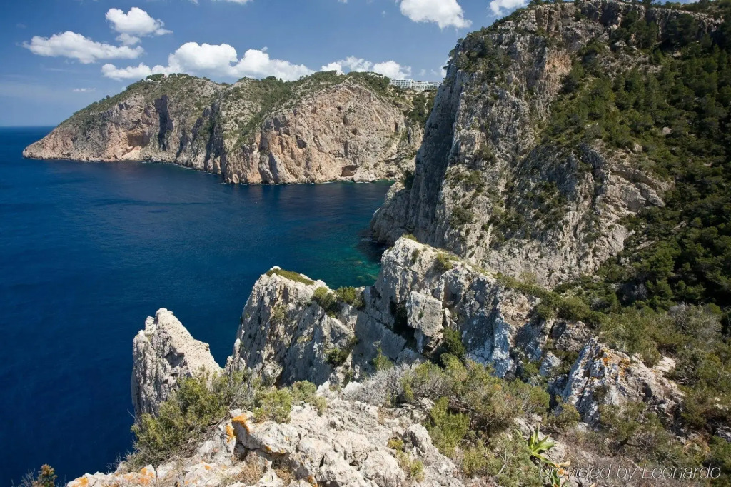 Отель Hacienda Na Xamena, Ibiza