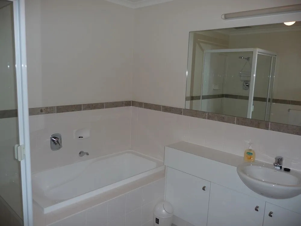City Escape 3BD in Adelaides East End 6