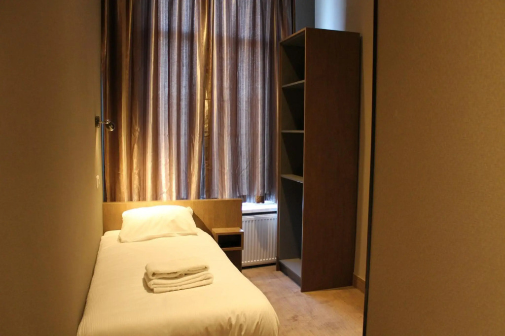 Blossoms City Hotel