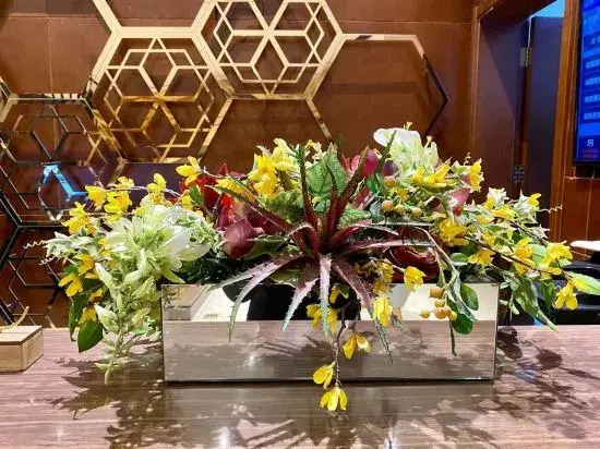 Dormitory light luxury hotel (Nanjing West Road subway station store)