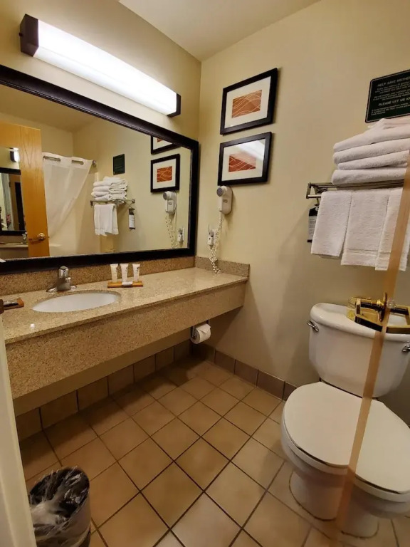 Comfort Inn & Suites