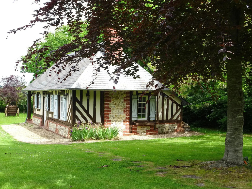 Estate in Normandy with Pool & Tennis Court