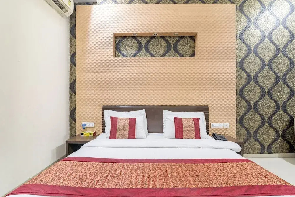 Royal Residence Huda City Centre