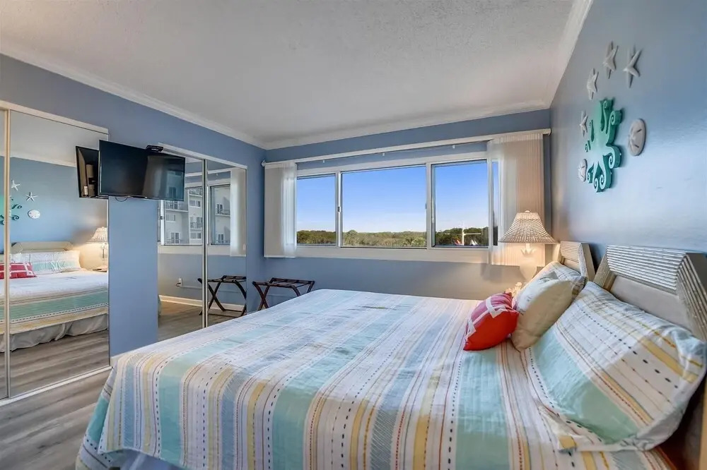 Recently Renovated 2bd, Sleeps 6 Pinnacle Port, W/ Boat Ramp 2 Bedroom Condo by RedAwning