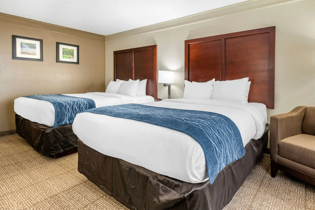 Comfort Inn & Suites Heath - Newark South