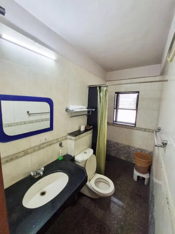Hotel Raviraj