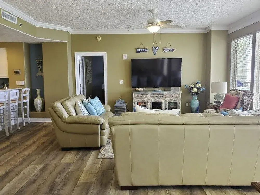 Beautiful Condo with Spacious Balcony to Enjoy Fascinating Ocean View - Unit 1002 by RedAwning