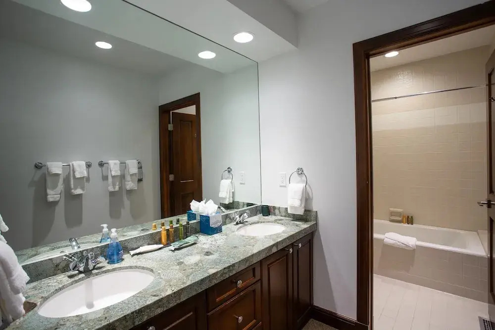 Trail's End Lodge at Deer Valley Resort - Two Bedroom Residence with Spa #402 2 Condo