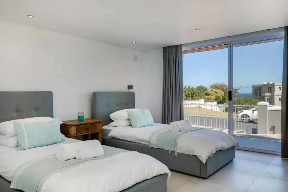 Spacious Holiday Villa w Private Pool Garden Serein