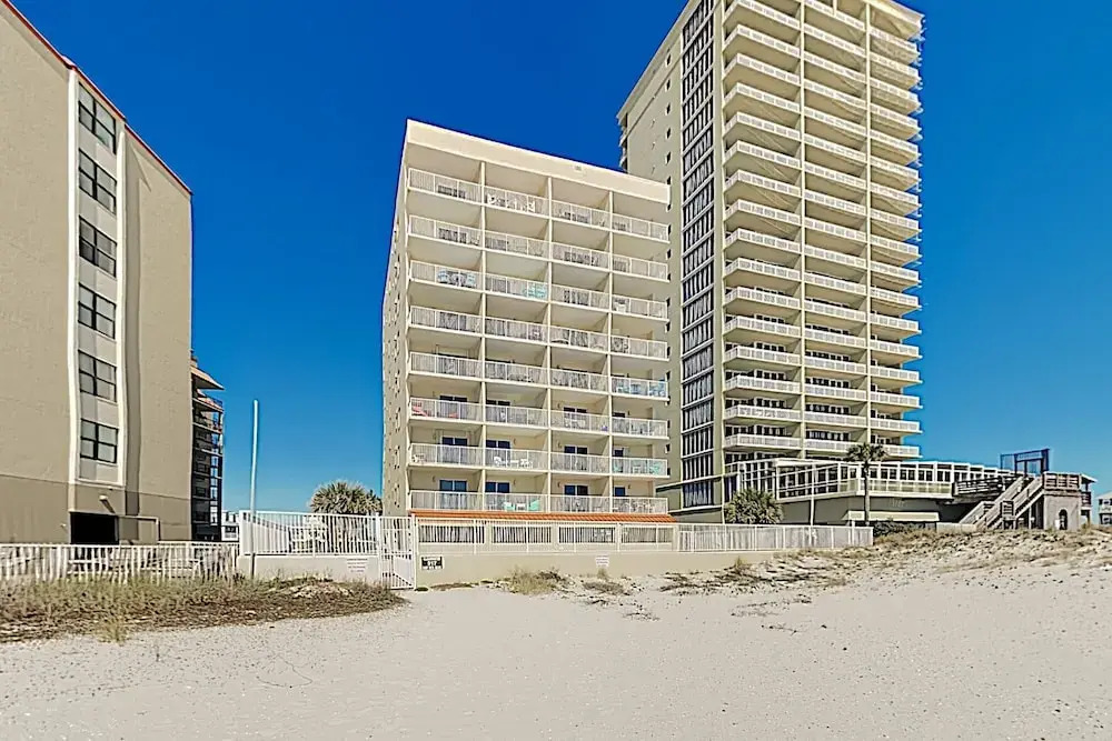 Dazzling Gulf-view W/ 2 Pools Walk To Pier 2 Bedroom Condo