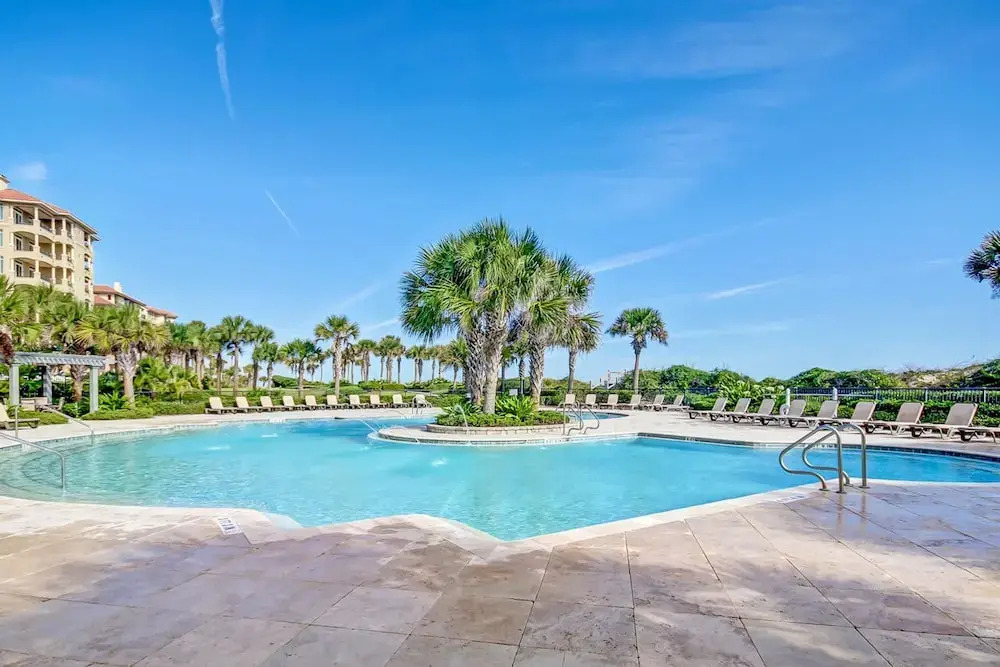 Attractive Home Steps From Ocean With Pool, Central AC, Deck & Fast Wifi