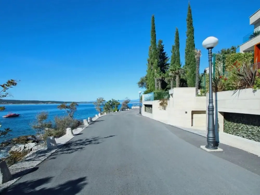 Luxurious Apartment With Private Pool and sea View Near the Beach in Crikvenica
