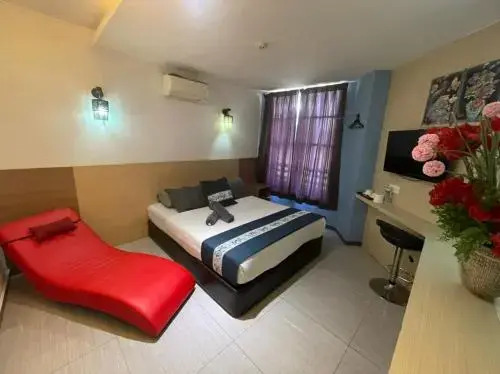 Dolphin Hotel
