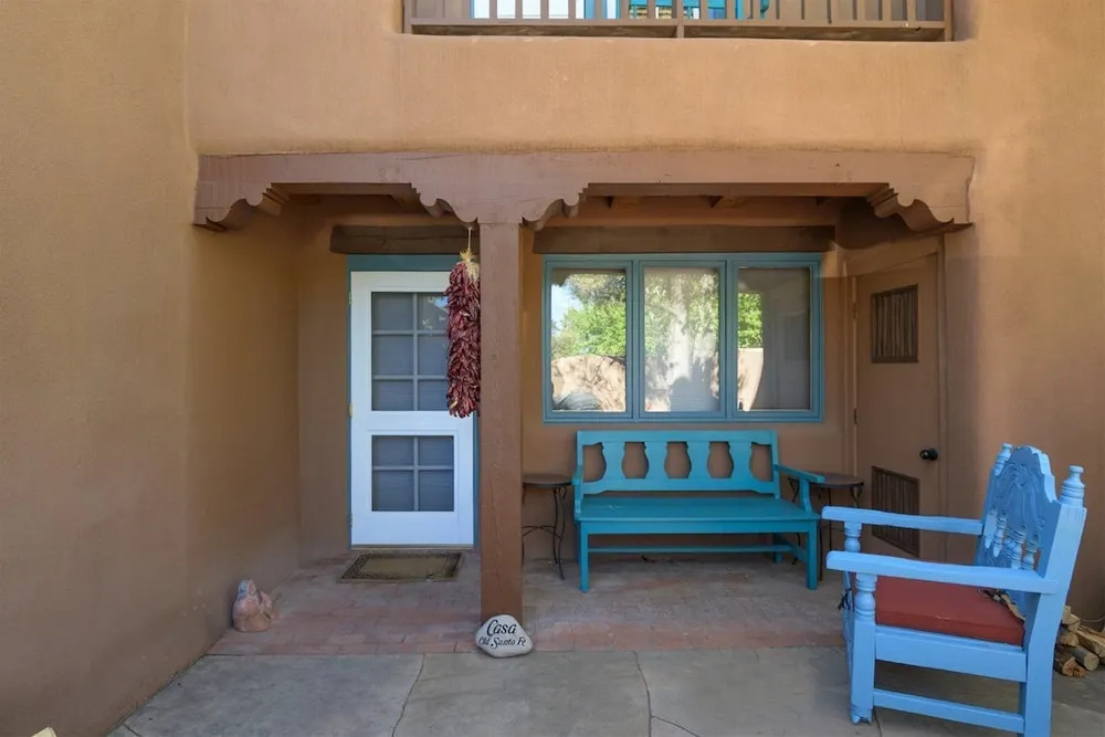 Serenidad - Delightful Vacation Home, Walk to The Plaza and Canyon Rd