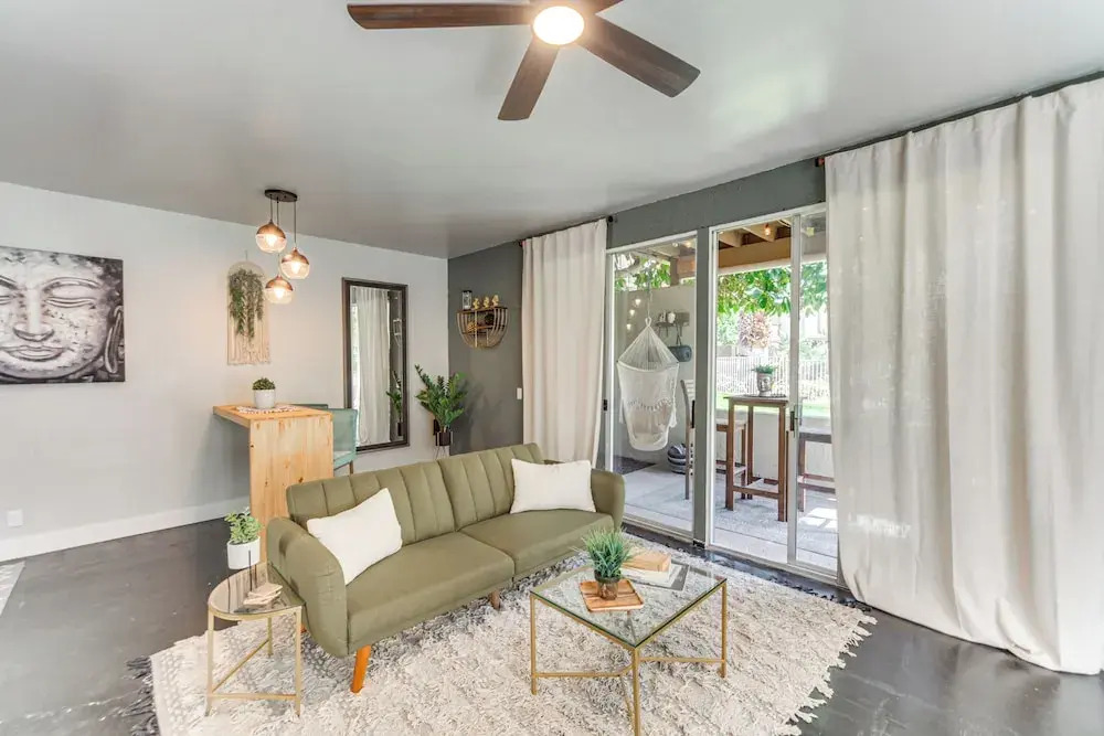 Near Golf: Indian Wells Studio w/ Pool Access