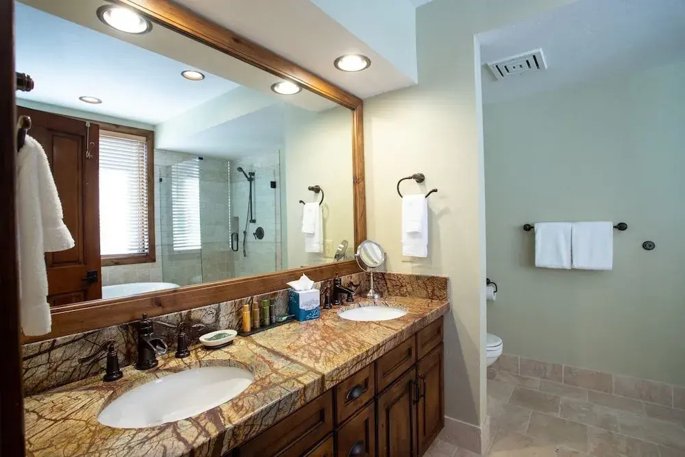 Trail's End Lodge at Deer Valley Resort - Three Bedroom Residence with Spa #301 3 Condo