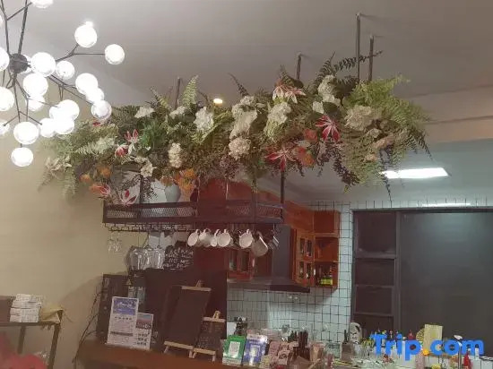 Shiwei Hostel