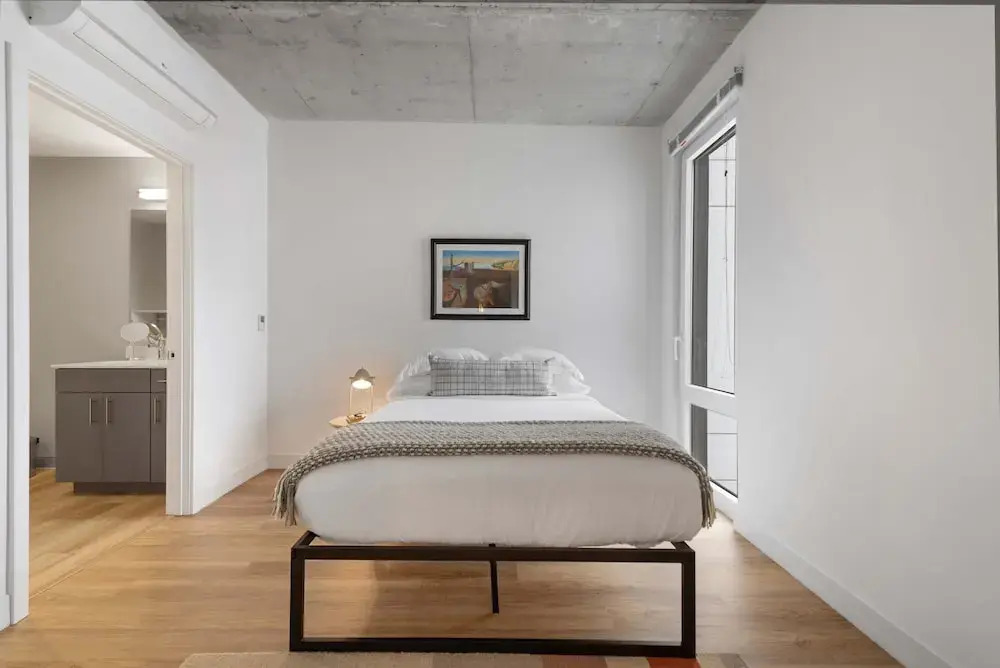 4BR Group Retreat Near Lincoln Park